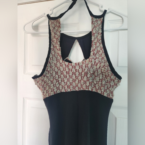 Thea Dora size 4 black evening dress with red and silver shimmer bust - Picture 4 of 8